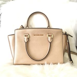 Michael kors selma pale gold bag